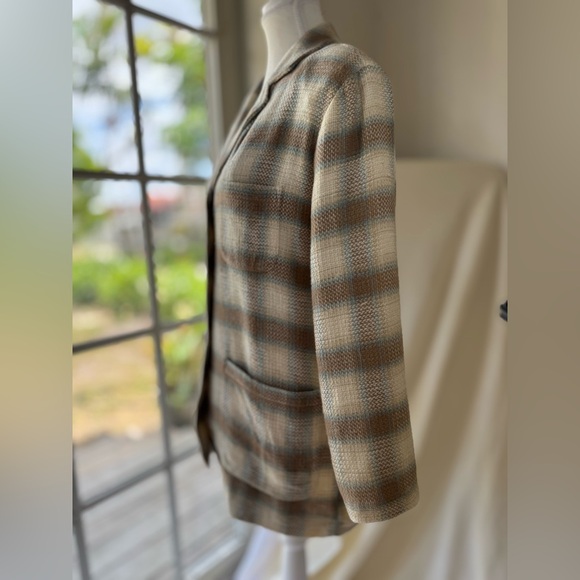 Plaid Over-Sized Blazer - Picture 2 of 9